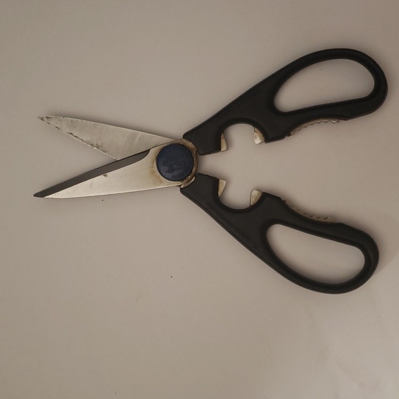 J.A. Henckels 41365-001 3" STAINLESS  Kitchen Shears SCISSORS 8" OAL SERRATED - Picture 2 of 3